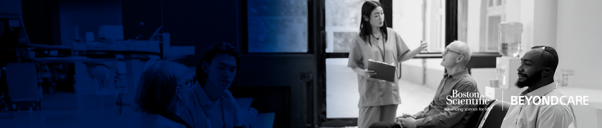 Doctora con gafas sonriendo al computador